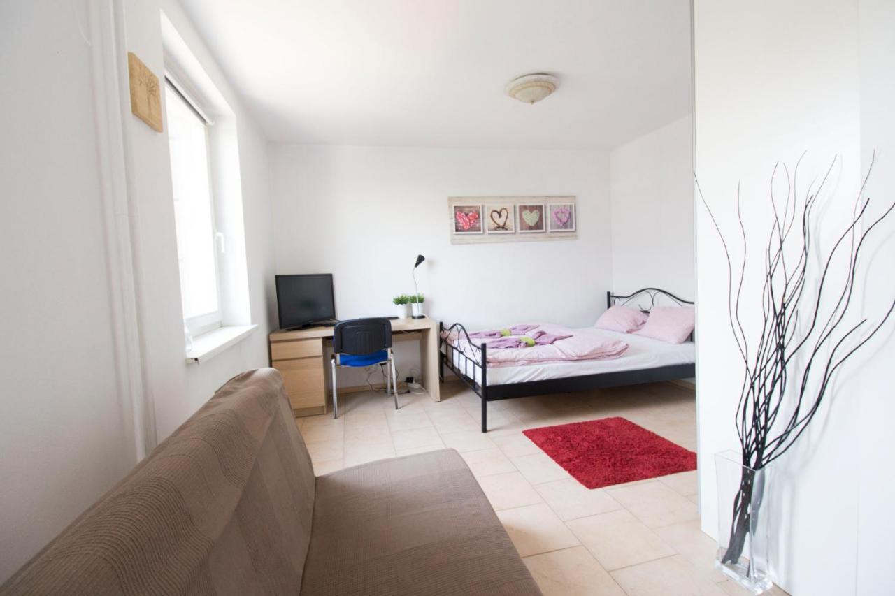 Happy Apartments - Economy Vratislav Exteriér fotografie