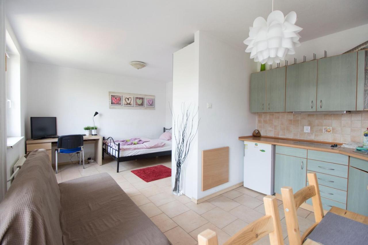 Happy Apartments - Economy Vratislav Exteriér fotografie